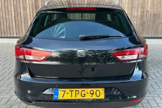 SEAT Leon (2014) thumbnail 4