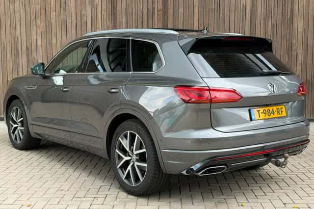 Volkswagen Touareg (2019) thumbnail 3