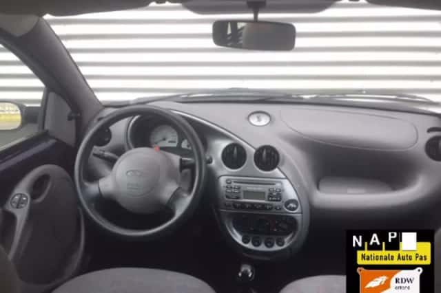 Ford Ka (2000) thumbnail 4