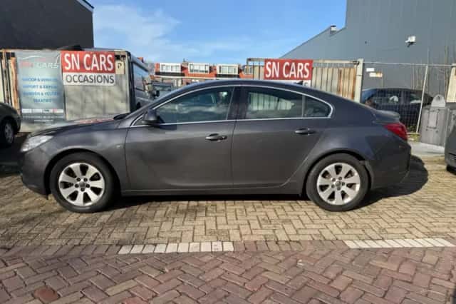 Opel Insignia (2010) thumbnail 4