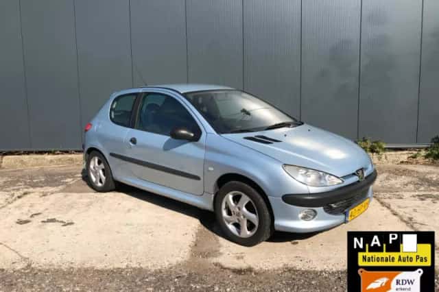 Peugeot 206 (2001) thumbnail 3