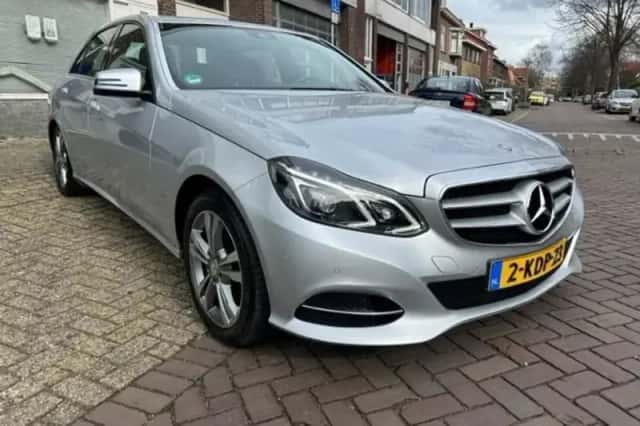 Mercedes-Benz E-Klasse (2013) thumbnail 2