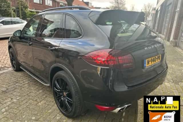Porsche Cayenne (2014) thumbnail 4