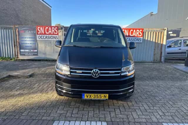 Volkswagen Transporter (2016) thumbnail 2