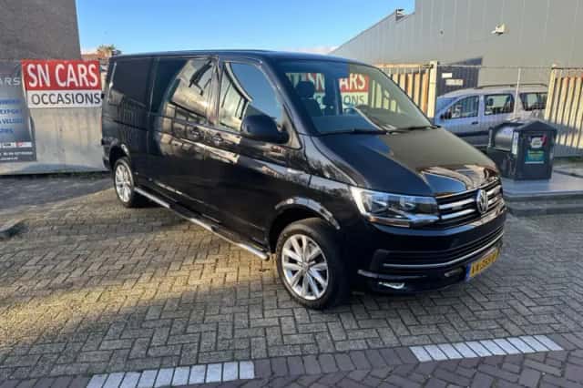 Volkswagen Transporter (2016) thumbnail 3
