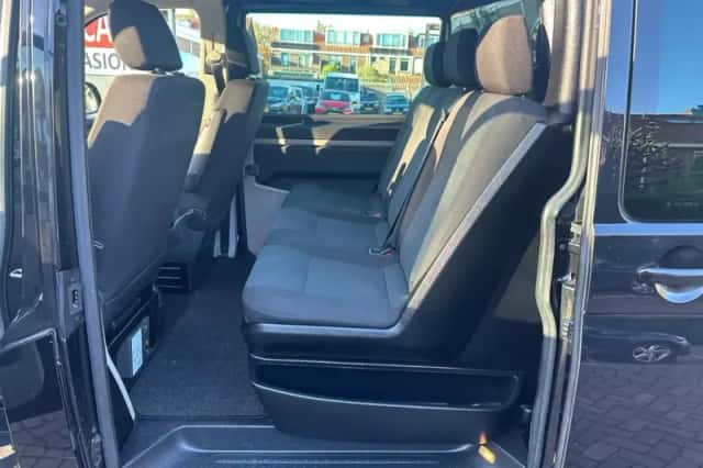 Volkswagen Transporter (2016) thumbnail 6