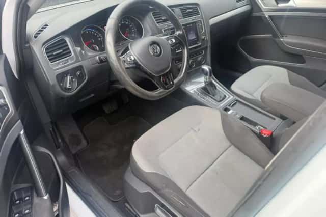 Volkswagen e-Golf (2016) thumbnail 5