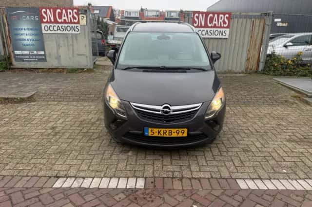 Opel Zafira (2013) thumbnail 2