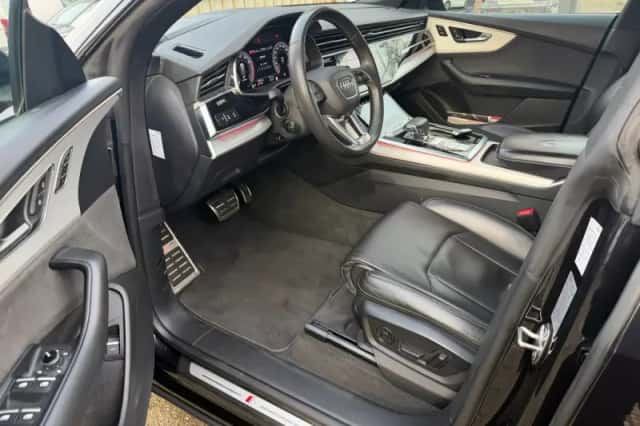 Audi Q8 (2019) thumbnail 5