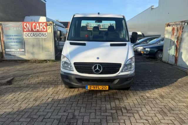 Mercedes-Benz Sprinter (2009) thumbnail 2