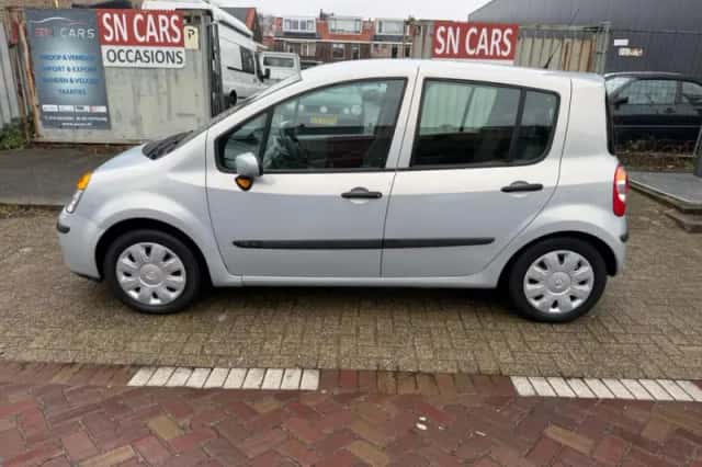 Renault Modus (2005) thumbnail 4