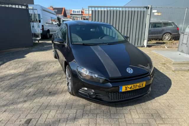 Volkswagen Scirocco (2009) thumbnail 2