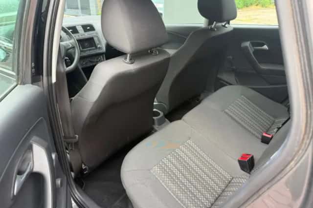 Volkswagen Polo (2015) thumbnail 6