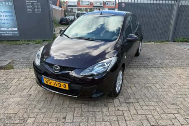 Mazda 2 (2009) thumbnail 1