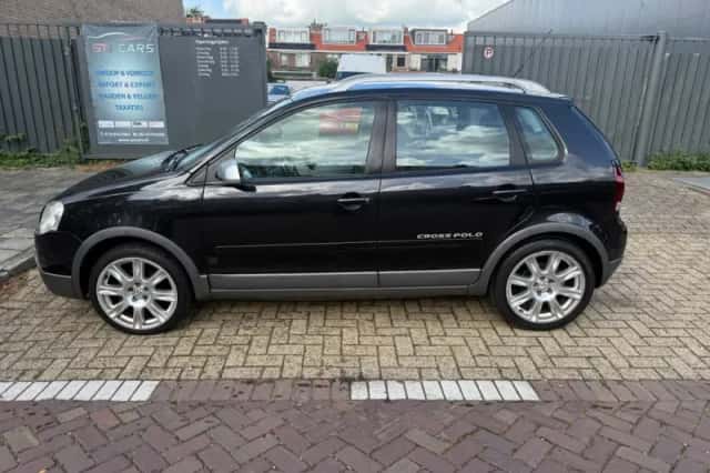 Volkswagen Polo (2006) thumbnail 2