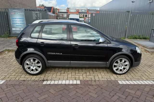 Volkswagen Polo (2006) thumbnail 5