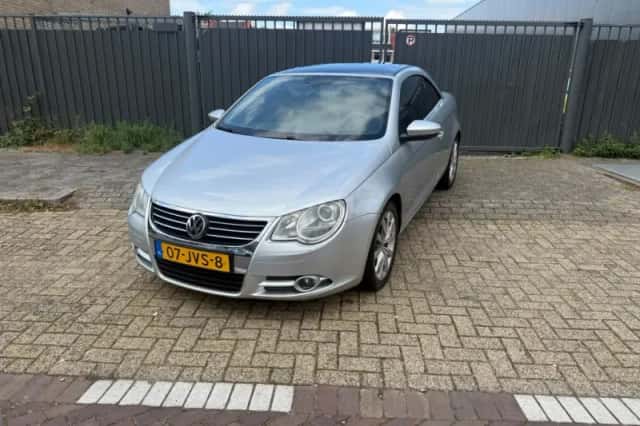 Volkswagen Eos (2009) thumbnail 1