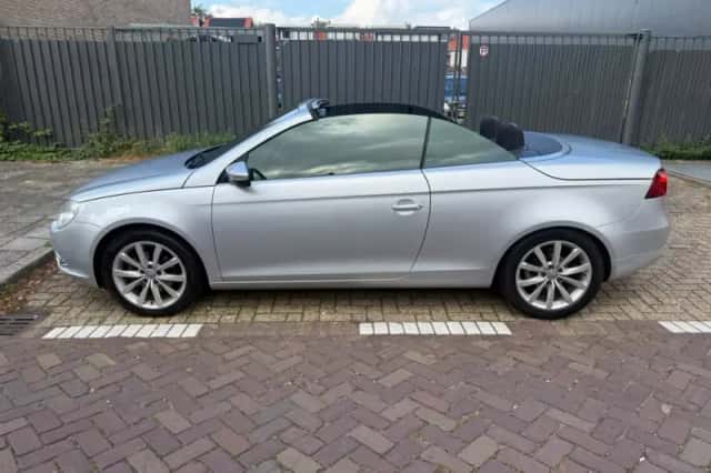 Volkswagen Eos (2009) thumbnail 4