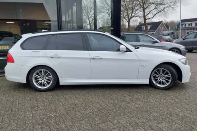 BMW 3-Serie (2010) thumbnail 3