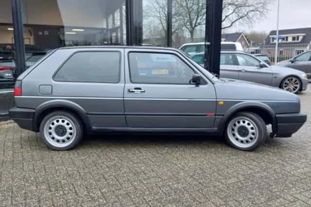 Volkswagen Golf (1990) thumbnail 3