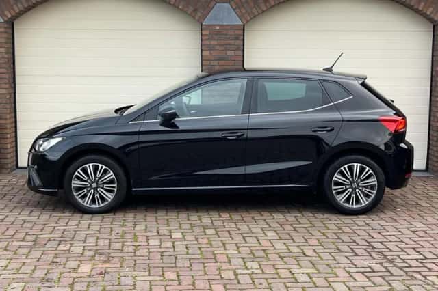SEAT Ibiza (2017) thumbnail 2