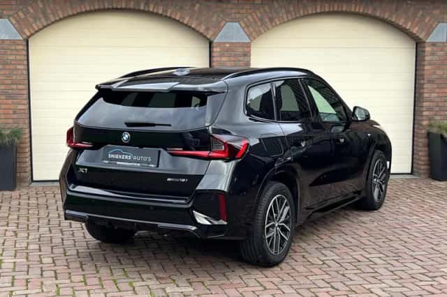 BMW X1 (2023) thumbnail 3