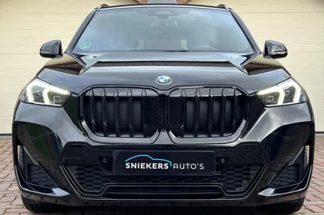 BMW X1 (2023) thumbnail 6