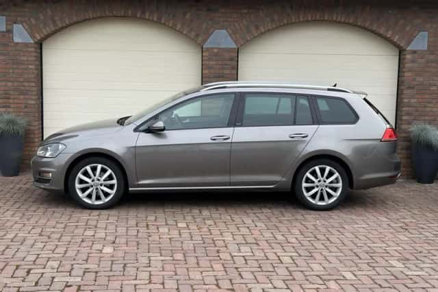 Volkswagen Golf (2016) thumbnail 2