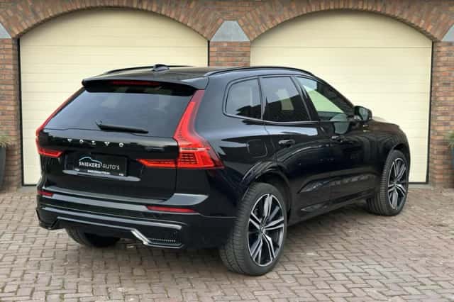 Volvo XC60 (2022) thumbnail 3