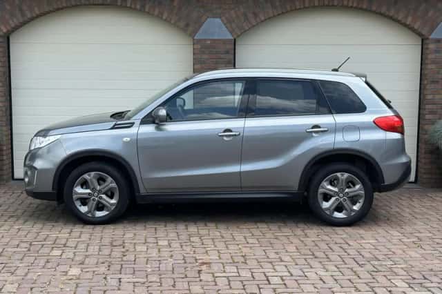 Suzuki Vitara (2015) thumbnail 2