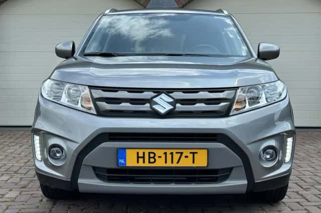 Suzuki Vitara (2015) thumbnail 6