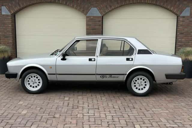 Alfa Romeo Alfetta (1982) thumbnail 2