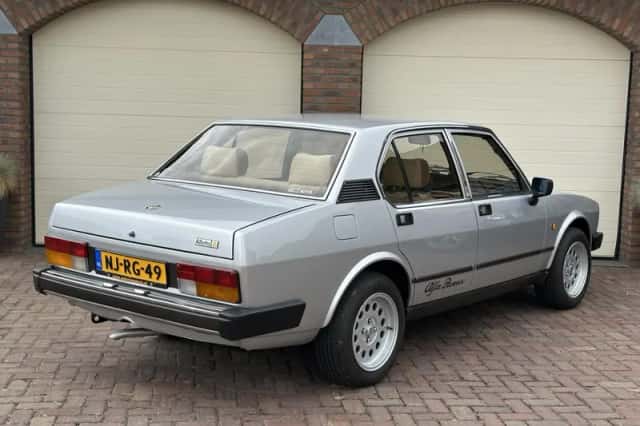 Alfa Romeo Alfetta (1982) thumbnail 3