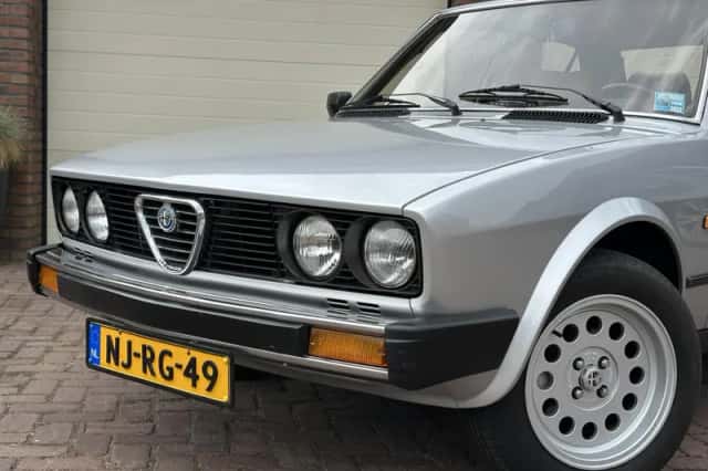 Alfa Romeo Alfetta (1982) thumbnail 5