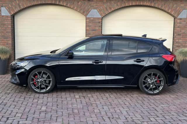 Ford Focus (2019) thumbnail 2