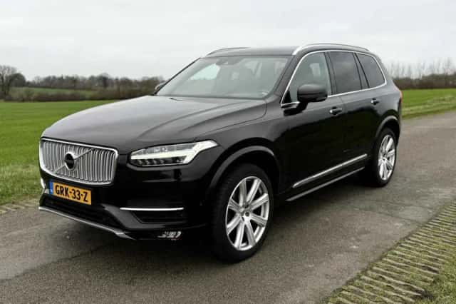 Volvo XC90 (2015) thumbnail 1