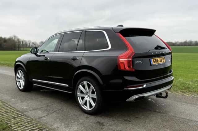 Volvo XC90 (2015) thumbnail 3