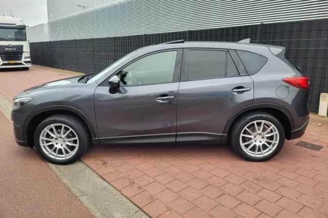 Mazda CX-5 (2017) thumbnail 2