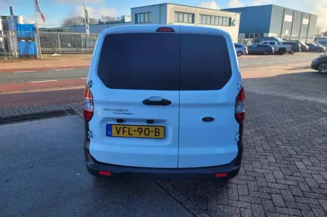 Ford Transit Courier (2020) thumbnail 4