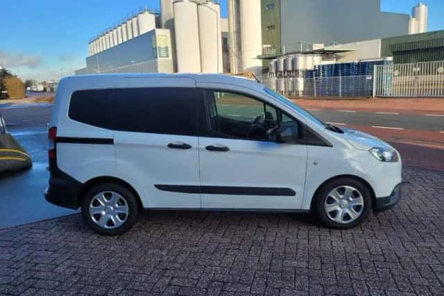 Ford Transit Courier (2020) thumbnail 6