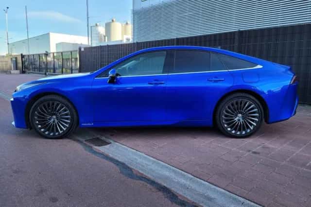 Toyota Mirai (2021) thumbnail 2