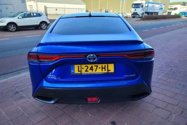Toyota Mirai (2021) thumbnail 4