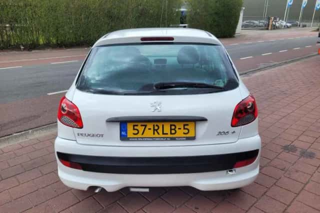 Peugeot 206+ (2011) thumbnail 4