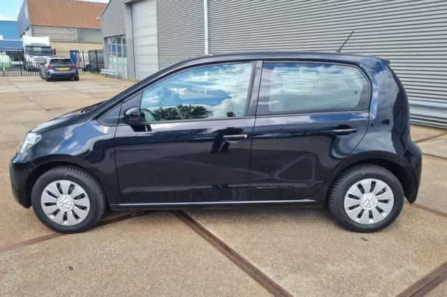 Volkswagen Up! (2024) thumbnail 2