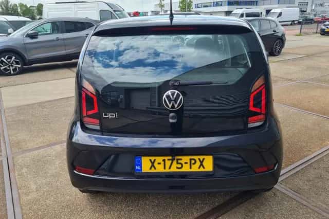 Volkswagen Up! (2024) thumbnail 4