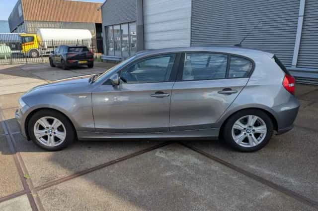 BMW 1-Serie (2011) thumbnail 2