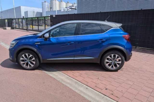 Renault Captur (2020) thumbnail 2