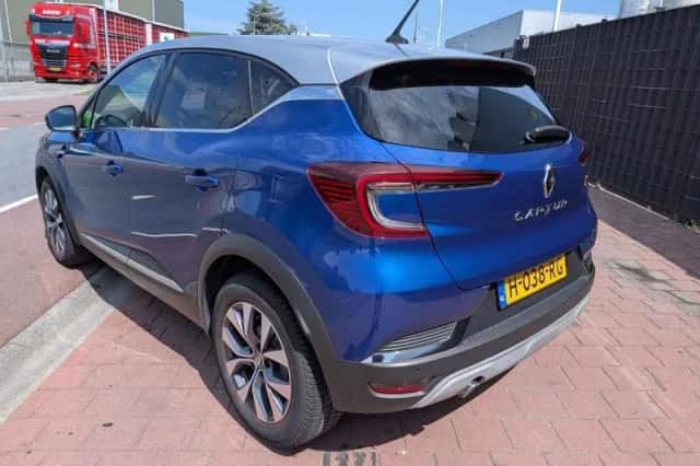 Renault Captur (2020) thumbnail 3