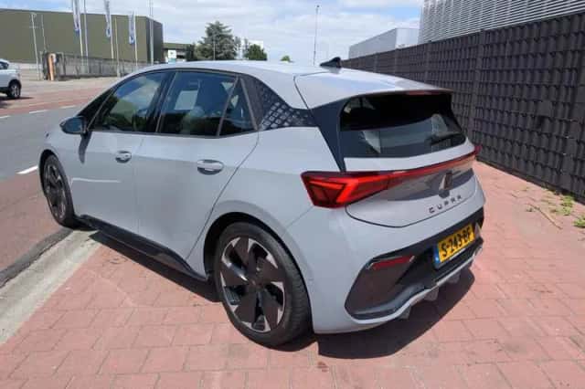 CUPRA Born (2022) thumbnail 3