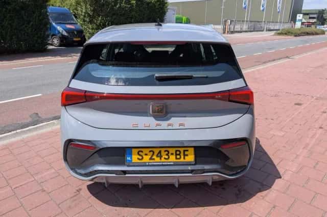 CUPRA Born (2022) thumbnail 4